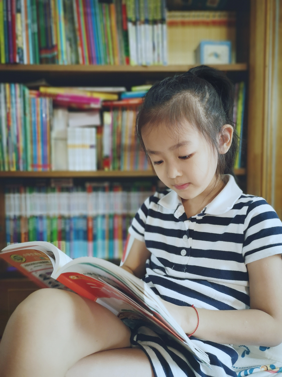 張雪琳書房照.jpg 張雪琳書房照.jpg