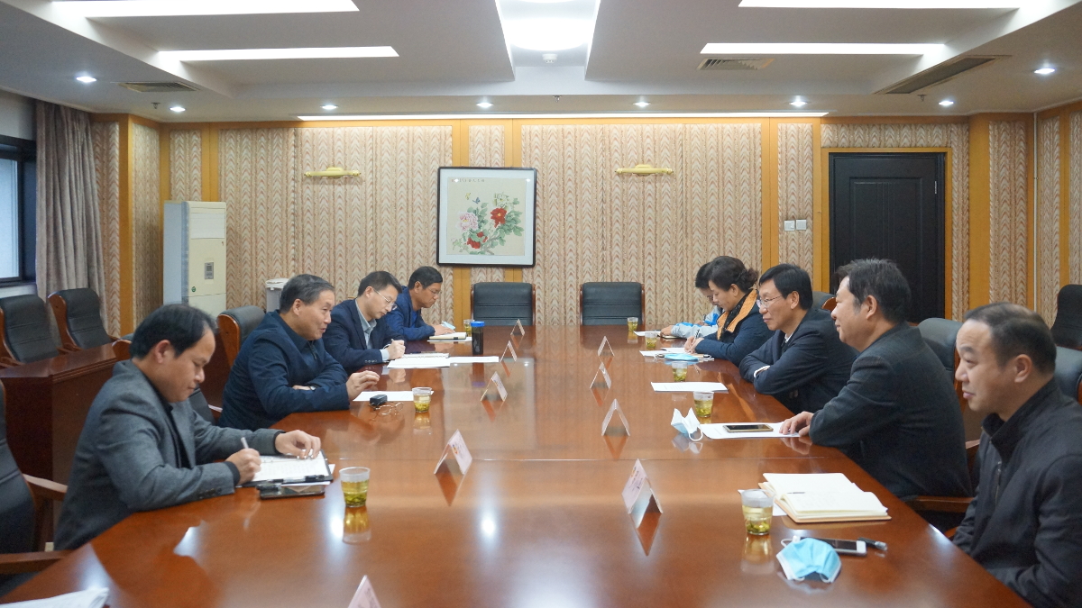 梁鳴.jpg 梁鳴.jpg