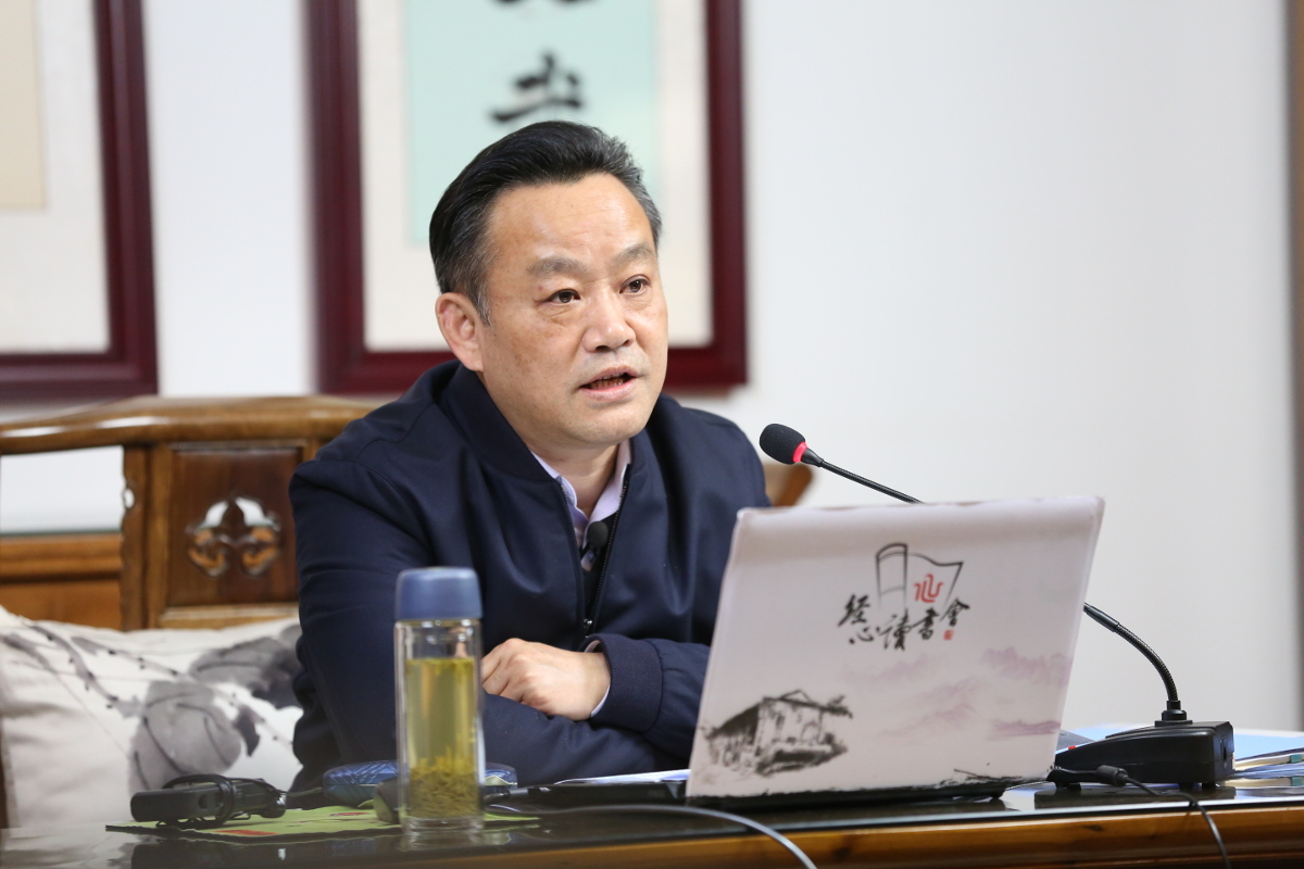 何光耀.jpg 何光耀.jpg