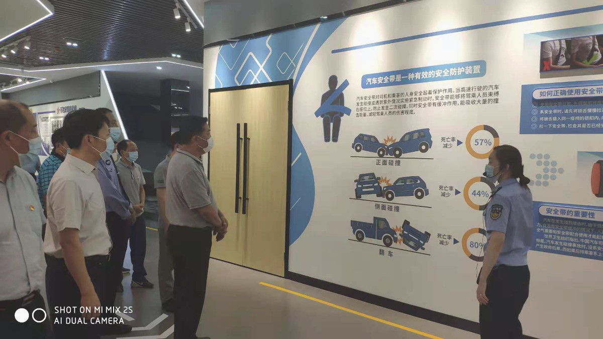 1814143007.jpg 1814143007.jpg