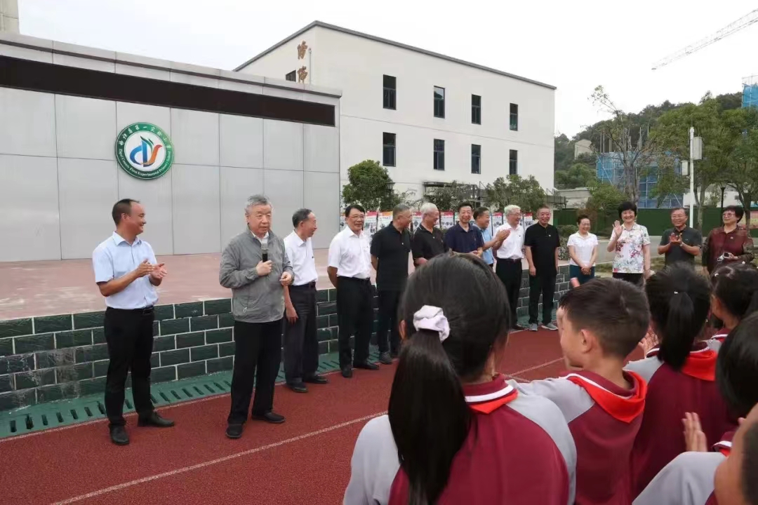 11c95638744ad4eab2a383615b93e93.jpg 11c95638744ad4eab2a383615b93e93.jpg