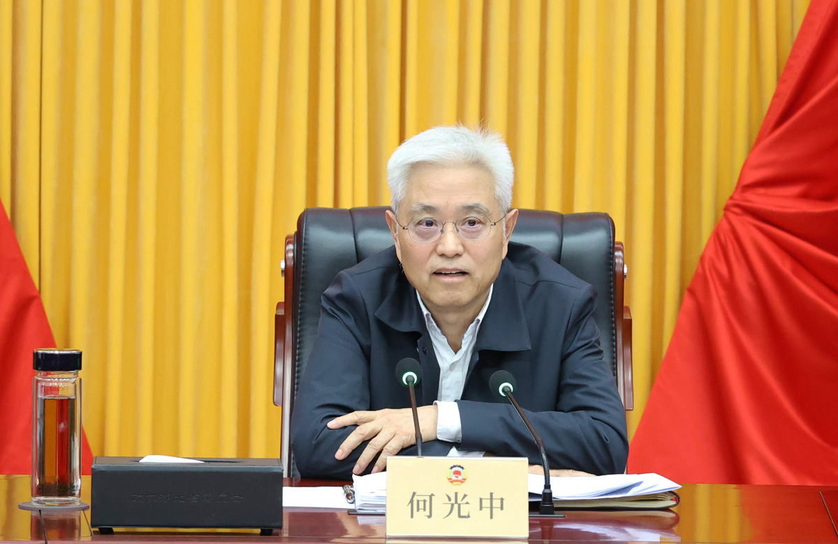 2何秘書長主持并講話.jpg 2何秘書長主持并講話.jpg