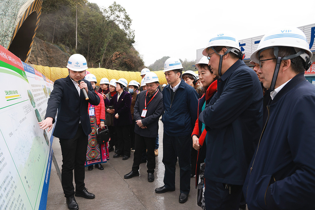 在五峰調(diào)研2 (1).jpg