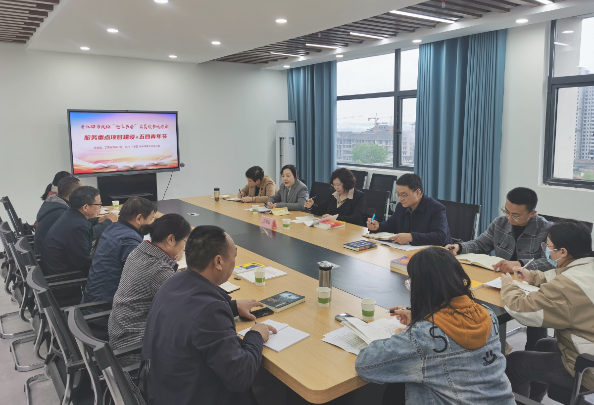 圖2:以政協(xié)委員工作室夯實(shí)“線下”讀書活動(dòng)陣地.jpg 圖2:以政協(xié)委員工作室夯實(shí)“線下”讀書活動(dòng)陣地.jpg