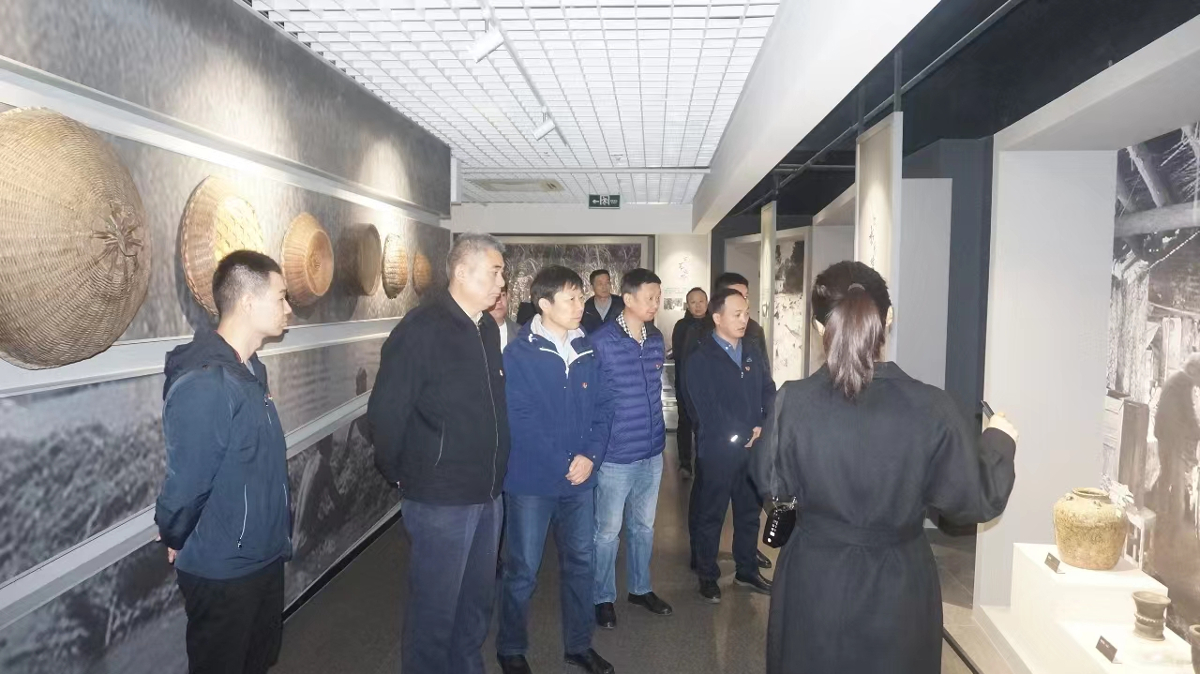 1131844576.jpg 1131844576.jpg