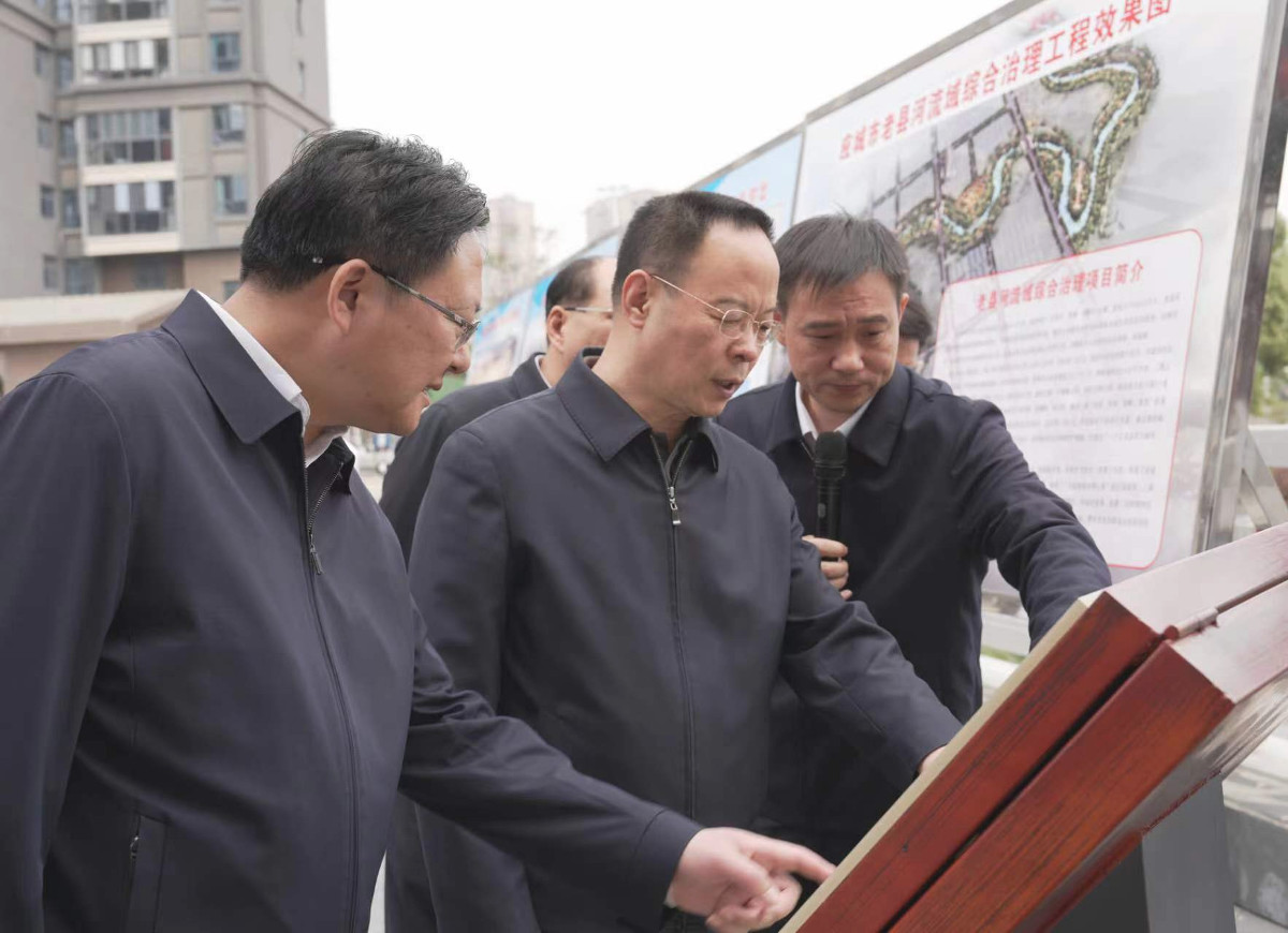 1892558236.jpg 1892558236.jpg