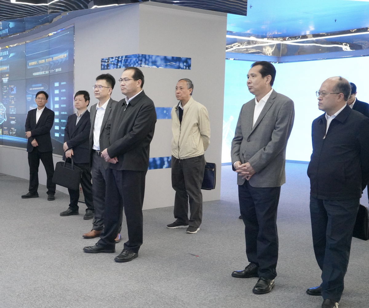 587543977.jpg 587543977.jpg