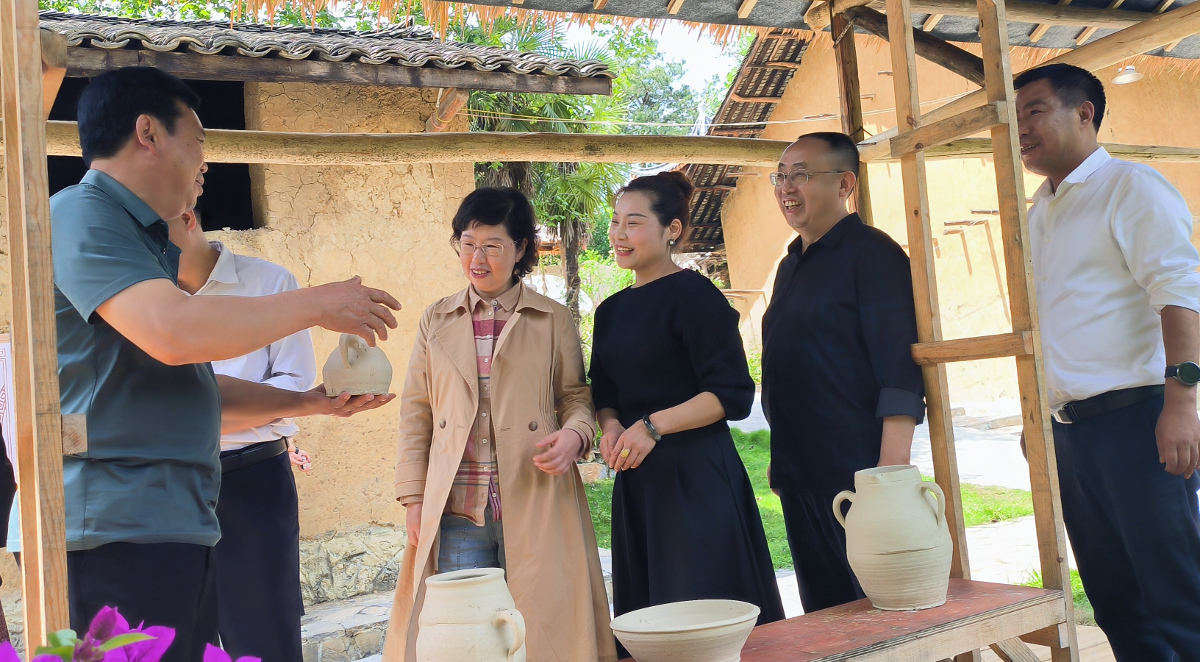 1233899506.jpg 1233899506.jpg