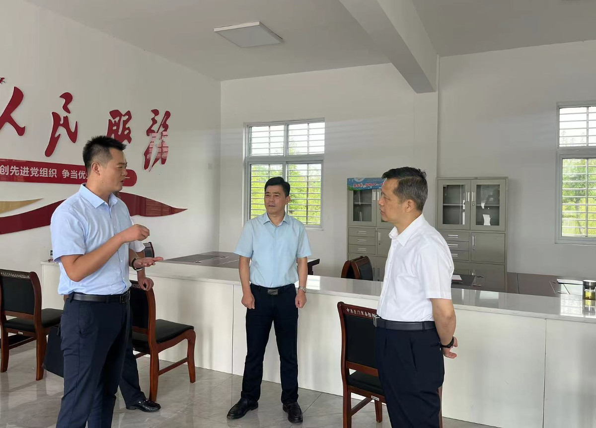 2047956235.jpg 2047956235.jpg