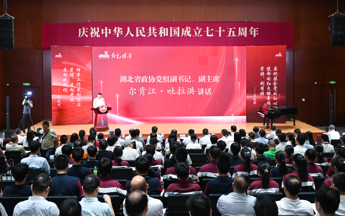 105838892.jpg 105838892.jpg