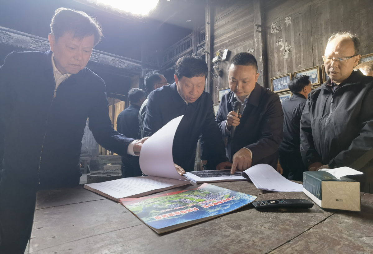 1117729593.jpg 1117729593.jpg