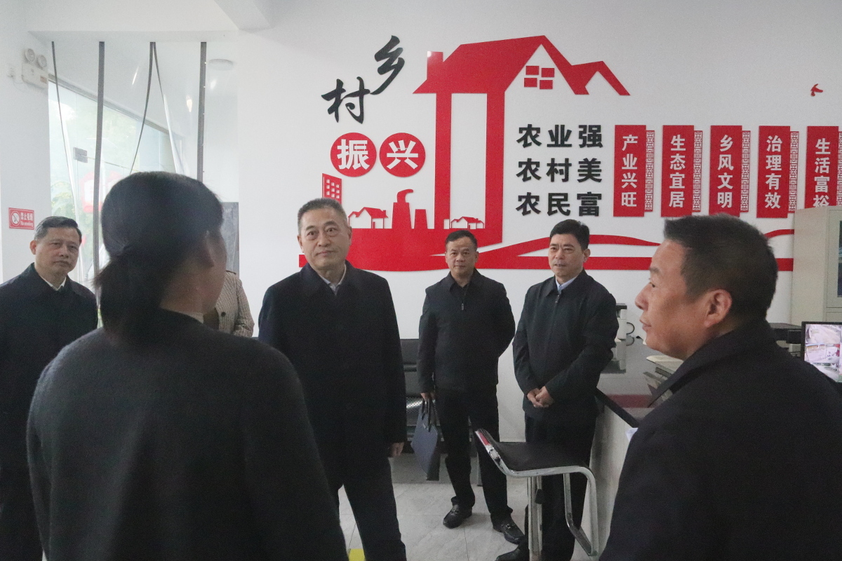 1942122286.jpg 1942122286.jpg