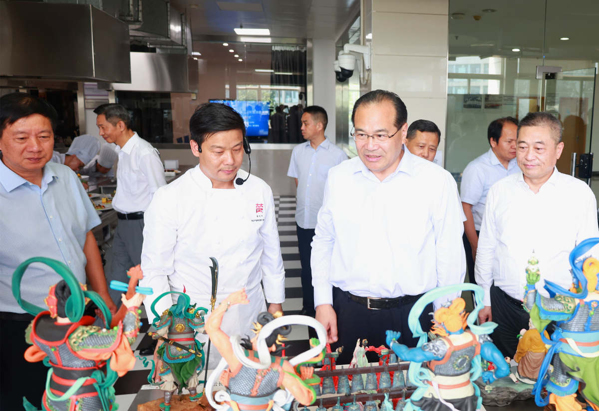 1808976272.jpg 1808976272.jpg