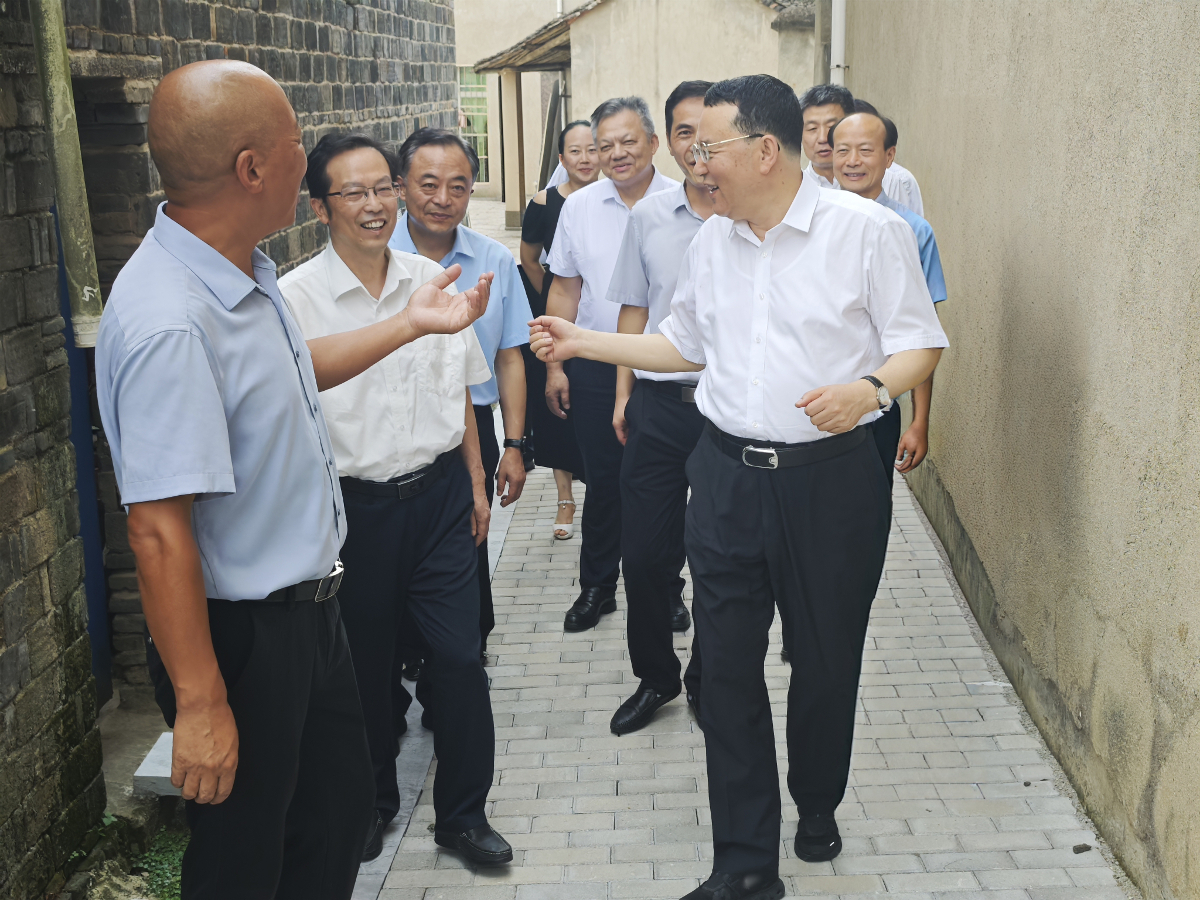 590526072.jpg 590526072.jpg