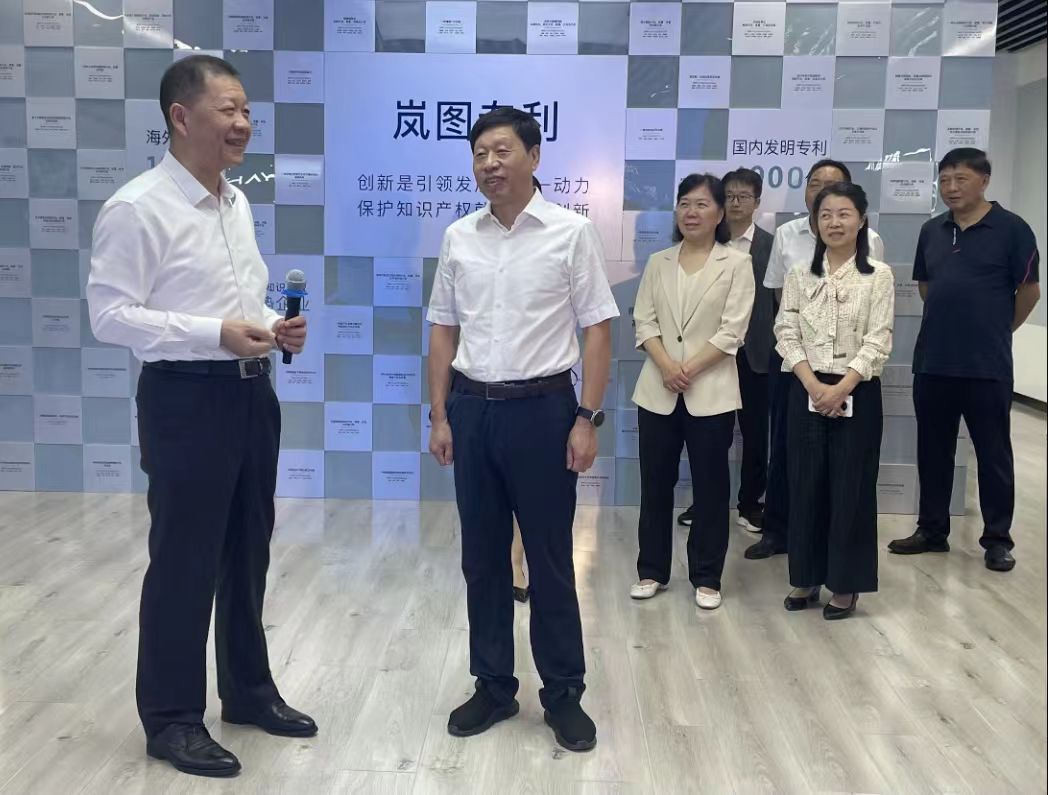 1075970416.jpg 1075970416.jpg