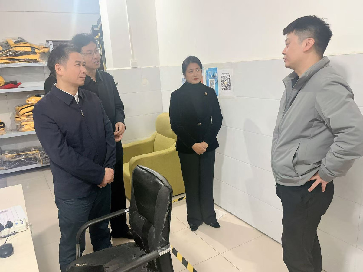 襄城區(qū)政協(xié)開(kāi)展新就業(yè)群體服務(wù)陣地建設(shè)專(zhuān)題調(diào)研4 (1).jpg 襄城區(qū)政協(xié)開(kāi)展新就業(yè)群體服務(wù)陣地建設(shè)專(zhuān)題調(diào)研4 (1).jpg